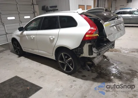 2015 Volvo Xc60 T6 R-Design Platinum из США, поврежденный, VIN YV4902RH9F2574330